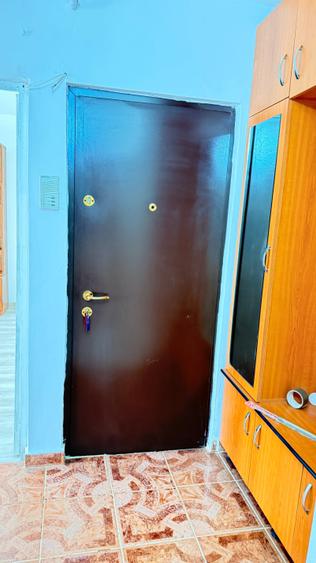 Apartament cu 3 camere decomandat în Hotvon