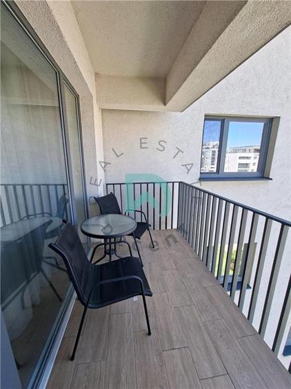 Apartament cu 2 camere decomandat în Tractorul