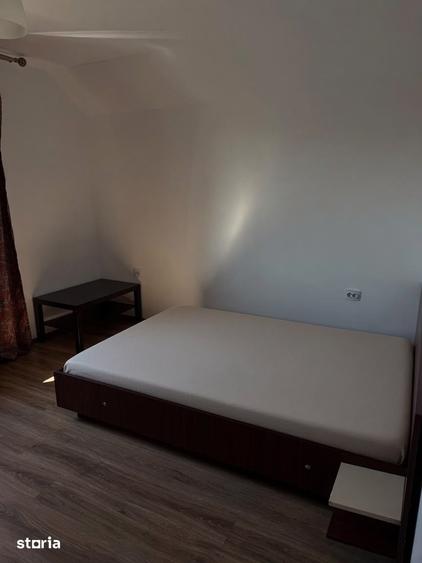 Casă cu 10 camere cu Teren 300 Mp în Central