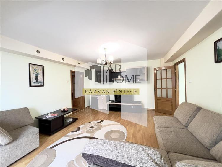 Apartament cu 2 camere semidecomandat, mobilat în Ultracentral