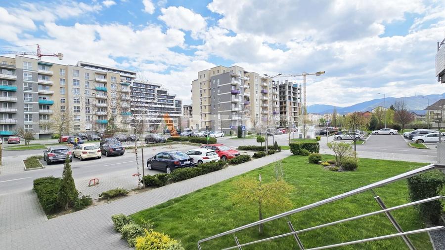 Apartament cu boxa si parcare zona Coresi - 12
