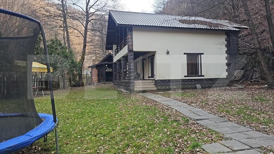 Casă individuală cu 6 camere cu Canalizare în Orăștie