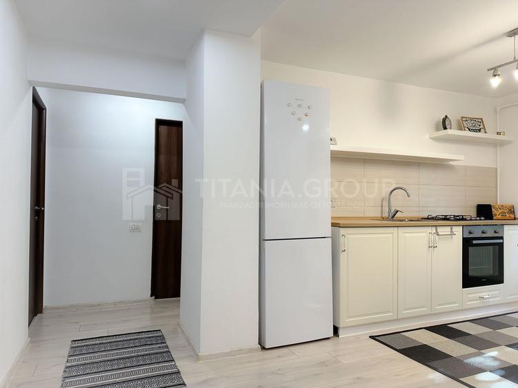 Apartament cu 3 camere decomandat în Tractorul