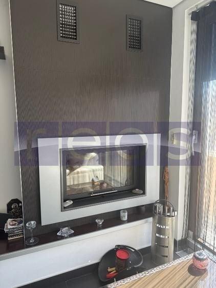 Penthouse cu 4 camere decomandat, mobilat în Central