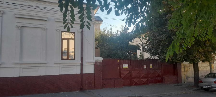 Casă cu 4 camere cu Teren 350 Mp în Popoveni
