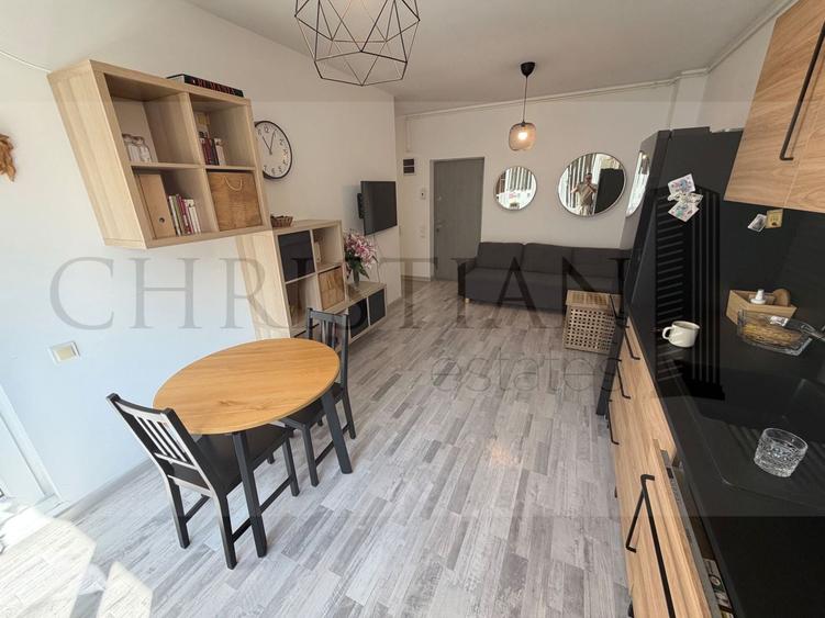 Apartament cu 2 camere decomandat, mobilat în Păcii