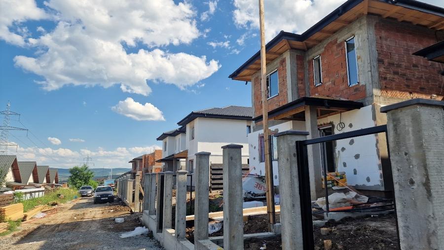 Casă individuală cu 4 camere cu Canalizare în Horpaz
