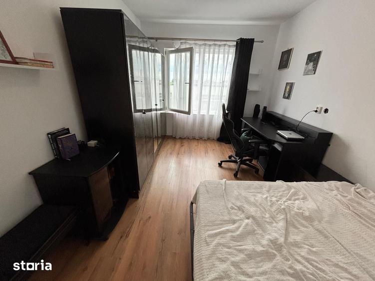 Apartament cu 3 camere decomandat în Europa