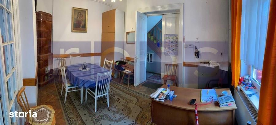 Casă cu 8 camere cu Teren 63 Mp în Centrul Civic