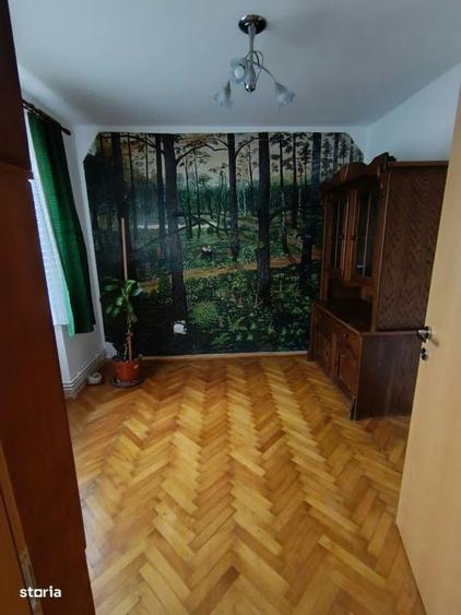 Apartament cu 4 camere în Săsar