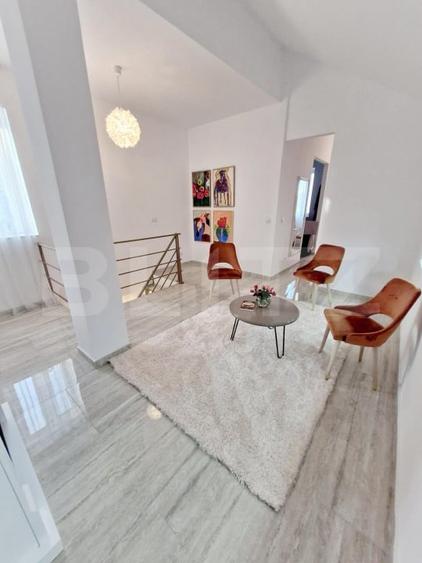 Apartament cu 4 camere semidecomandat, mobilat în Ultracentral
