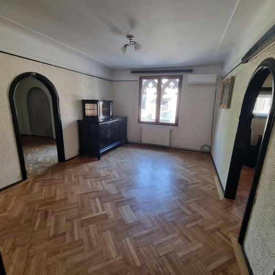 Apartament cu 3 camere în Cotroceni