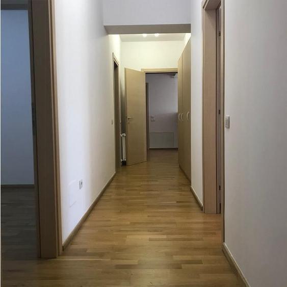 Apartament cu 4 camere decomandat în Herăstrău