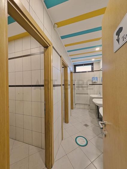 Birou, de 310 mp, în Universitate