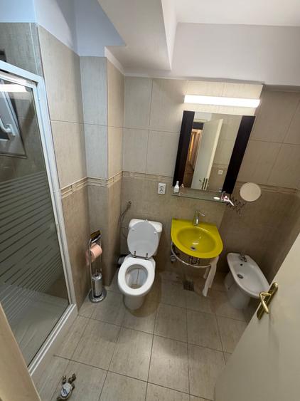 Apartament cu 4 camere semidecomandat în Ultracentral