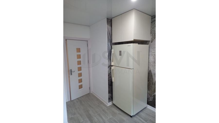 Apartament cu 4 camere nedecomandat, mobilat în P-ța Unirii