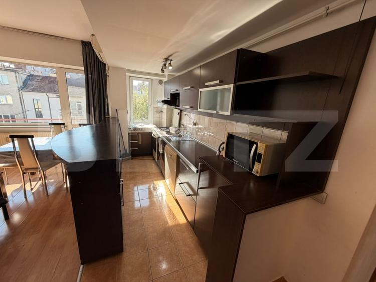 Apartament cu 3 camere semidecomandat, mobilat în Mărăști