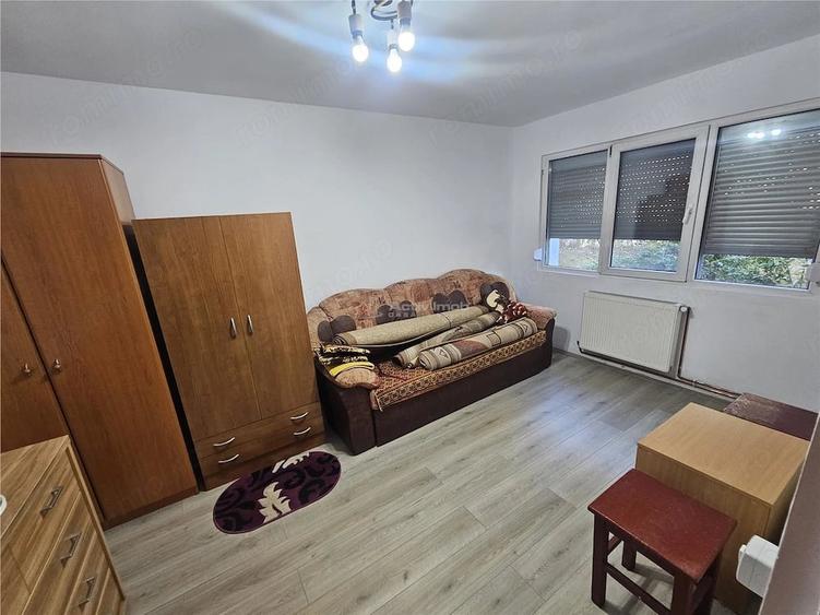 Apartament cu 2 camere semidecomandat în Cuptoare (Reșița)