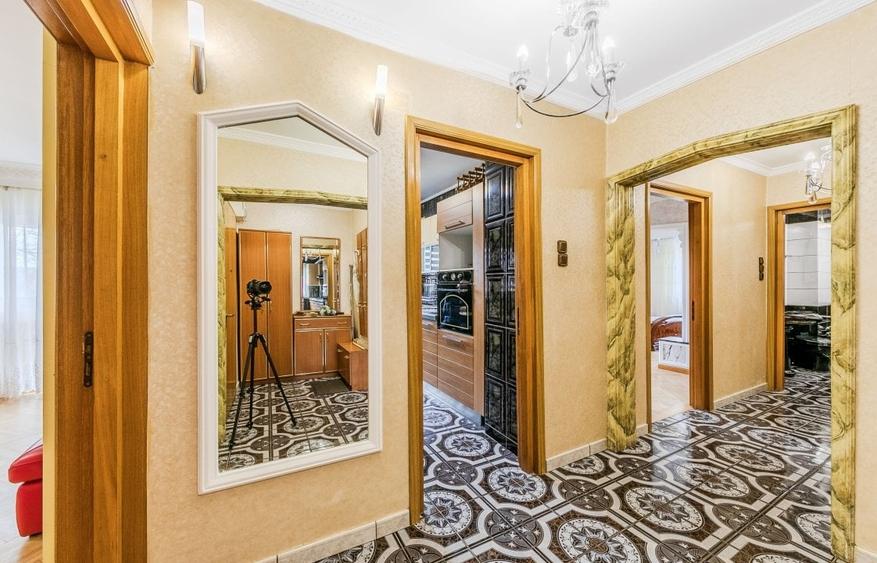 Apartament cu 3 camere decomandat, mobilat în Drumul Taberei