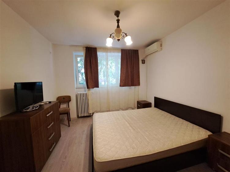 Apartament cu 2 camere semidecomandat, mobilat în Vatra Luminoasă