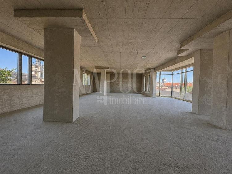 Spațiu comercial, de 827 mp, în Ultracentral