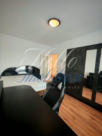 Apartament cu 3 camere semidecomandat în Zorilor
