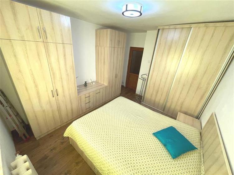 Apartament cu 2 camere decomandat, mobilat în E3