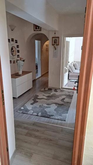 Apartament cu 3 camere în Parava