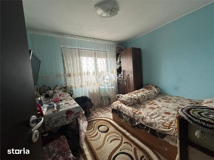 Apartament cu 3 camere decomandat în Gară