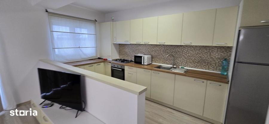 Casă cu 5 camere cu Teren 330 Mp în Ferme