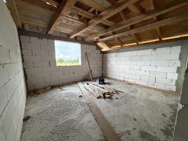 Casă individuală cu 5 camere cu Teren 1500 Mp în Bărăbanț