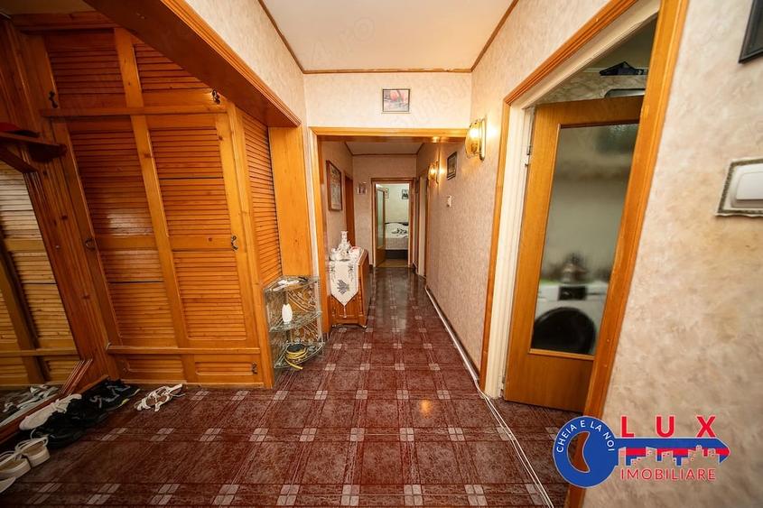 Apartament cu 3 camere decomandat în Babadag