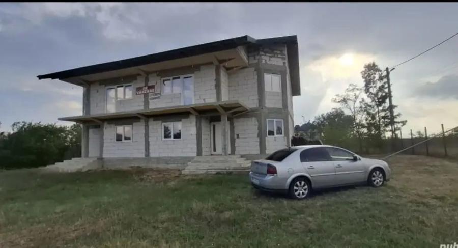 Casă cu 5 camere în Central