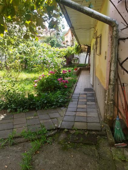 Casă individuală cu 2 camere cu Canalizare în Central