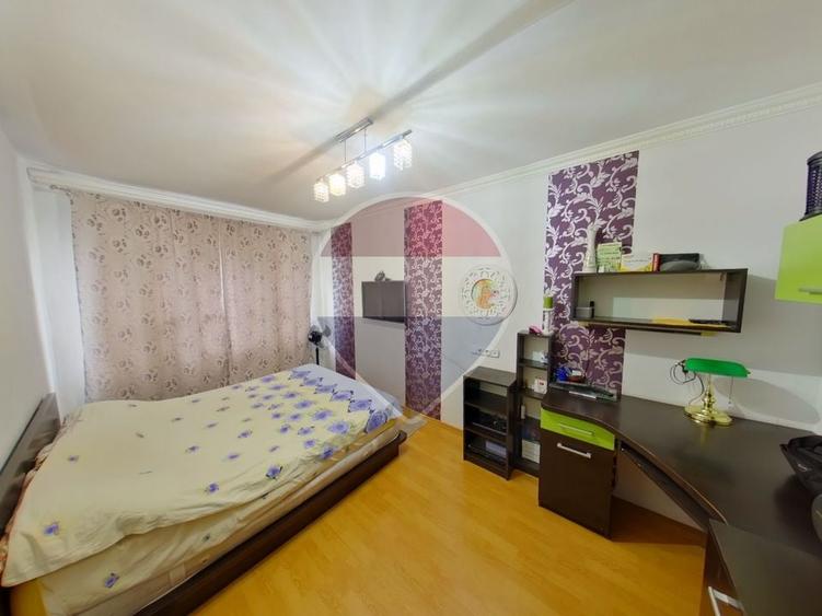 Apartament cu 2 camere decomandat, mobilat în Central
