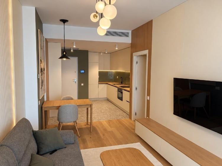 Apartament cu 2 camere semidecomandat, mobilat în Aviației