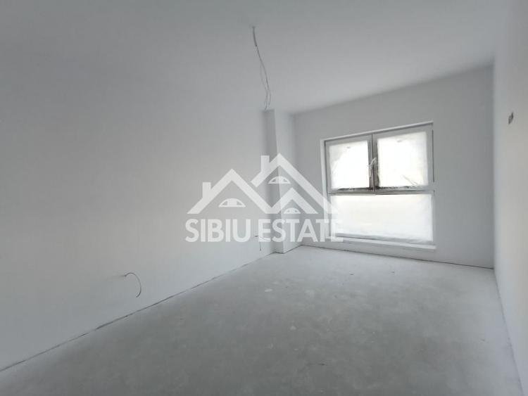 Apartament cu 3 camere semidecomandat în Șelimbăr — fotografia 3