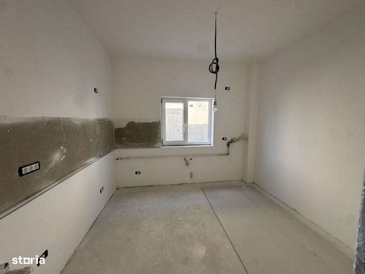 Casă cu 4 camere cu Teren 270 Mp în Central