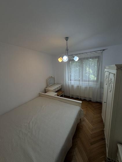 Apartament cu 3 camere decomandat în Exterior Vest