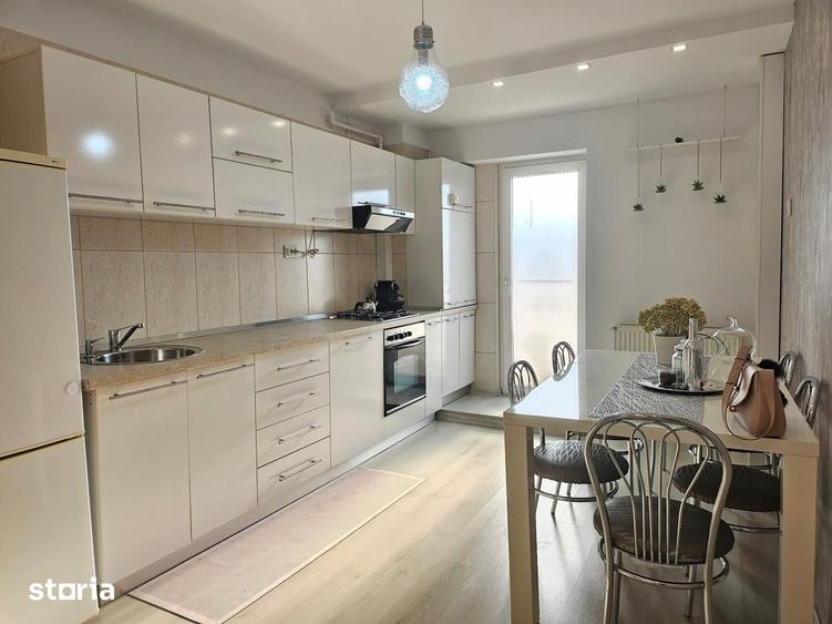 Apartament cu 3 camere decomandat în Central