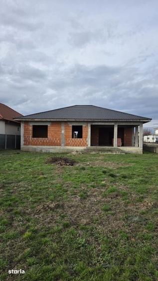 Casă cu 4 camere cu Teren 400 Mp în Central