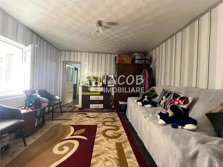 Casă cu 3 camere cu Teren 1010 Mp în Central