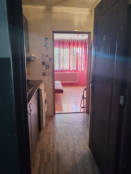Garsonieră decomandată în Central