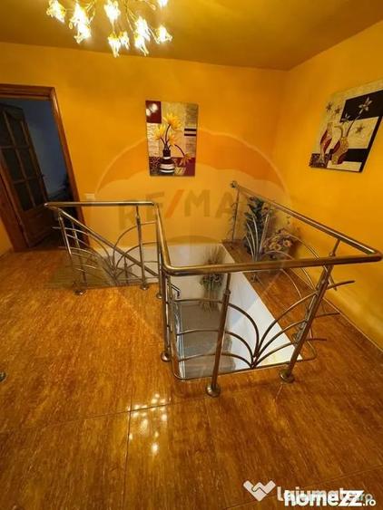 Casă cu 6 camere cu Teren 1526 Mp în Bolotești