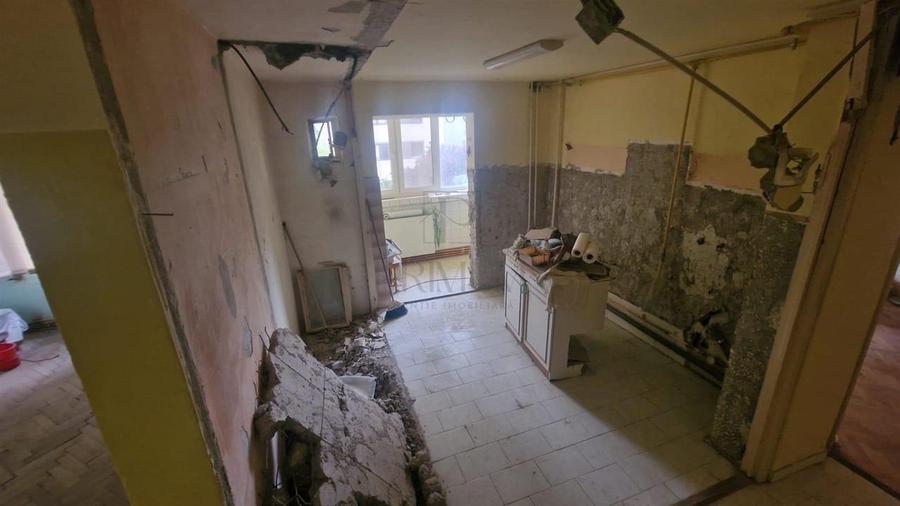 Apartament cu 2 camere decomandat în Soarelui