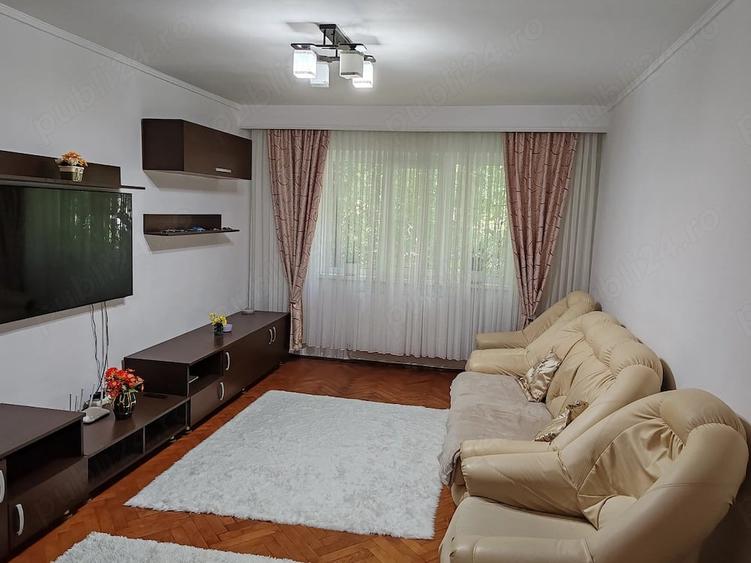 Apartament cu 3 camere decomandat în Central