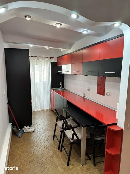 Apartament cu 2 camere decomandat în Școlilor