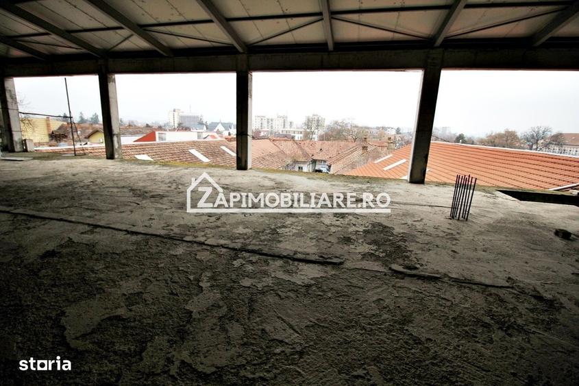 Spațiu comercial, de 2,250 mp, în Lefaia