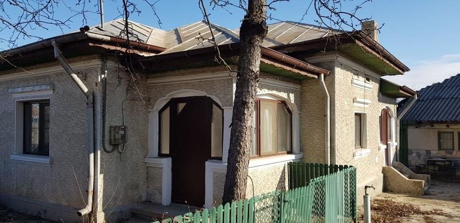 Casă cu 3 camere în Mărginenii de Sus