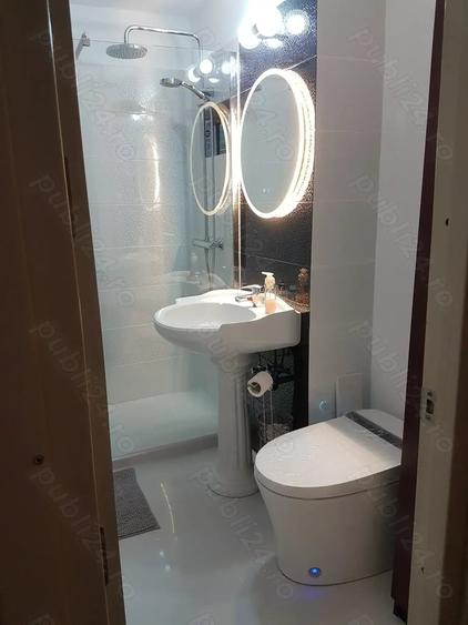 Apartament cu 3 camere decomandat în Pandurilor